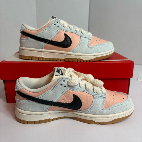 Nike Dunk Low Glacier Blue Off Noir Women’s 7.5 Suede Pink Gum Sole - Picture 2 of 11